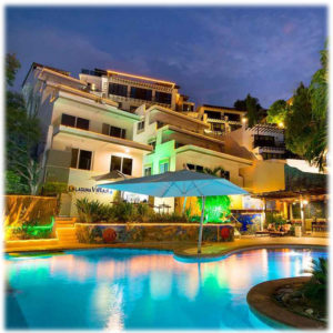 Lalaguna Villas リゾート外観 中庭のプールから