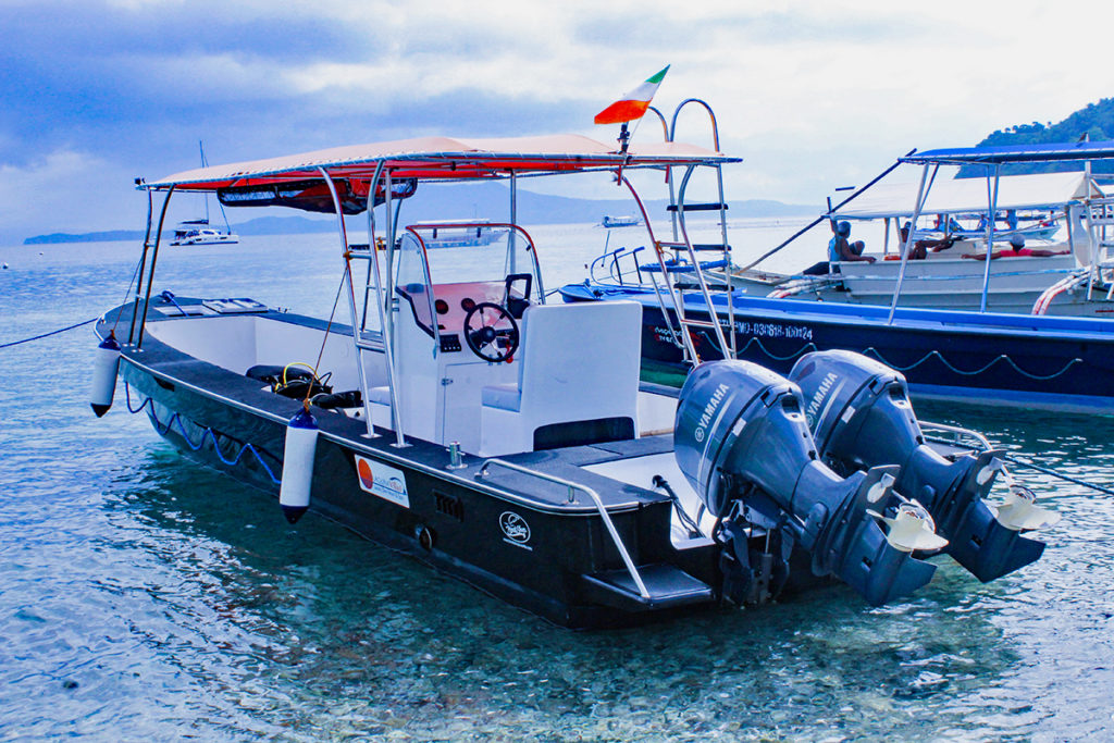 LLVスピードボート