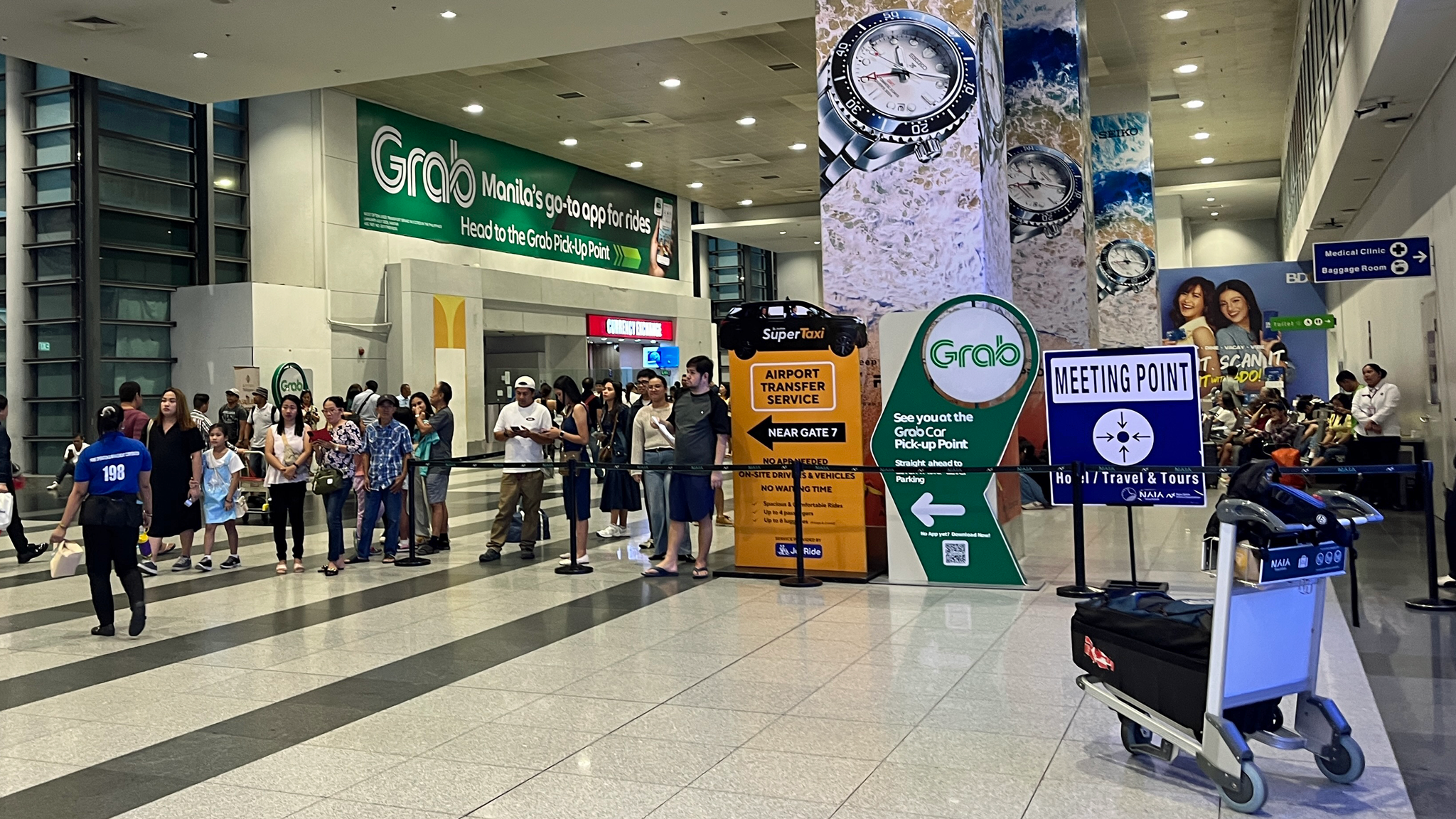 マニラ空港T3 1階Grabタクシーの案内版